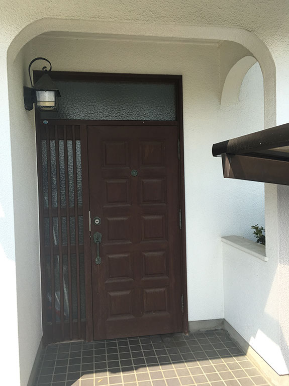 玄関ドア　カバー工法